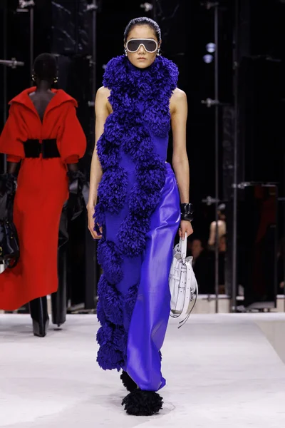Look 30
